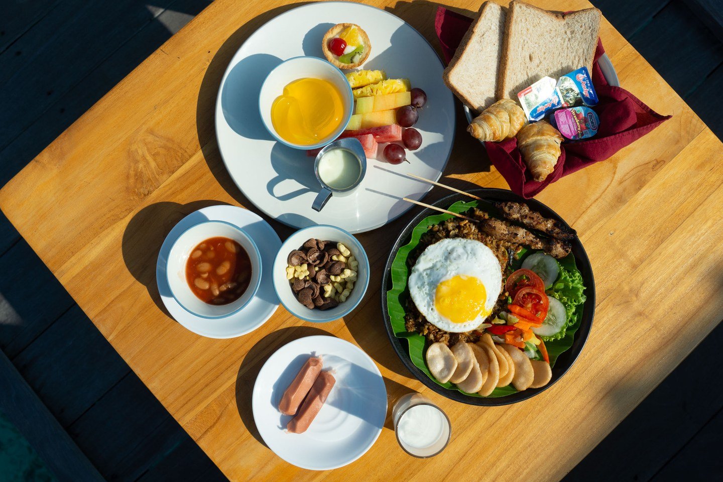 Breakfast arranged at Samamea Floating Restaurant.